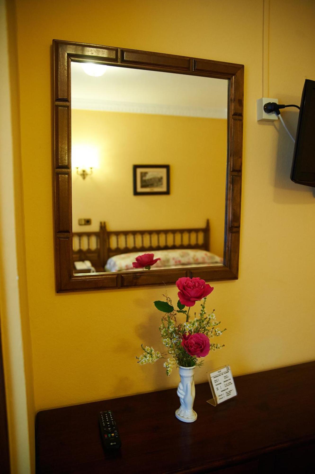 Hotel Los Angeles Σαντιγιάνα ντελ Μαρ Εξωτερικό φωτογραφία