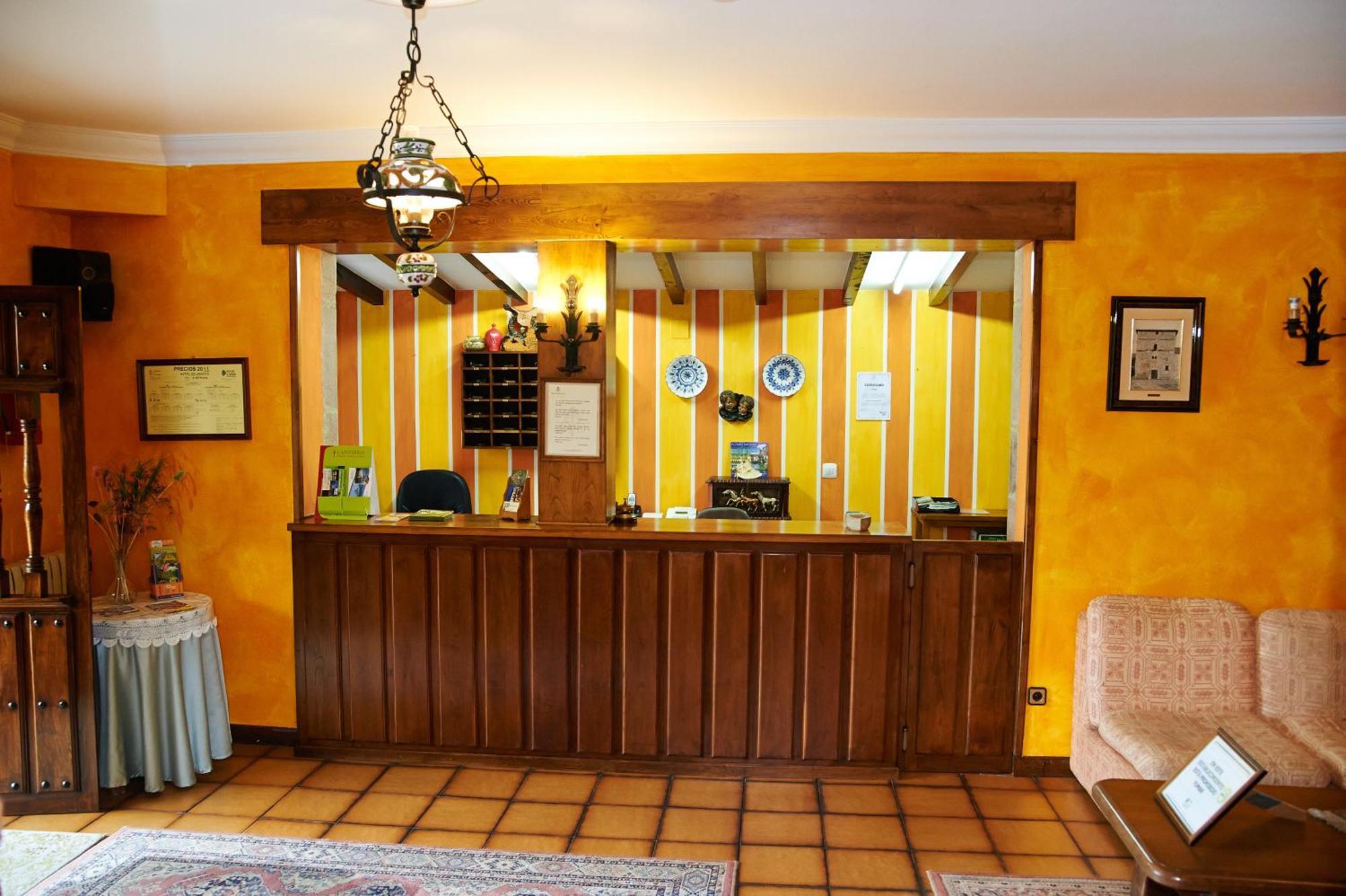 Hotel Los Angeles Σαντιγιάνα ντελ Μαρ Εξωτερικό φωτογραφία