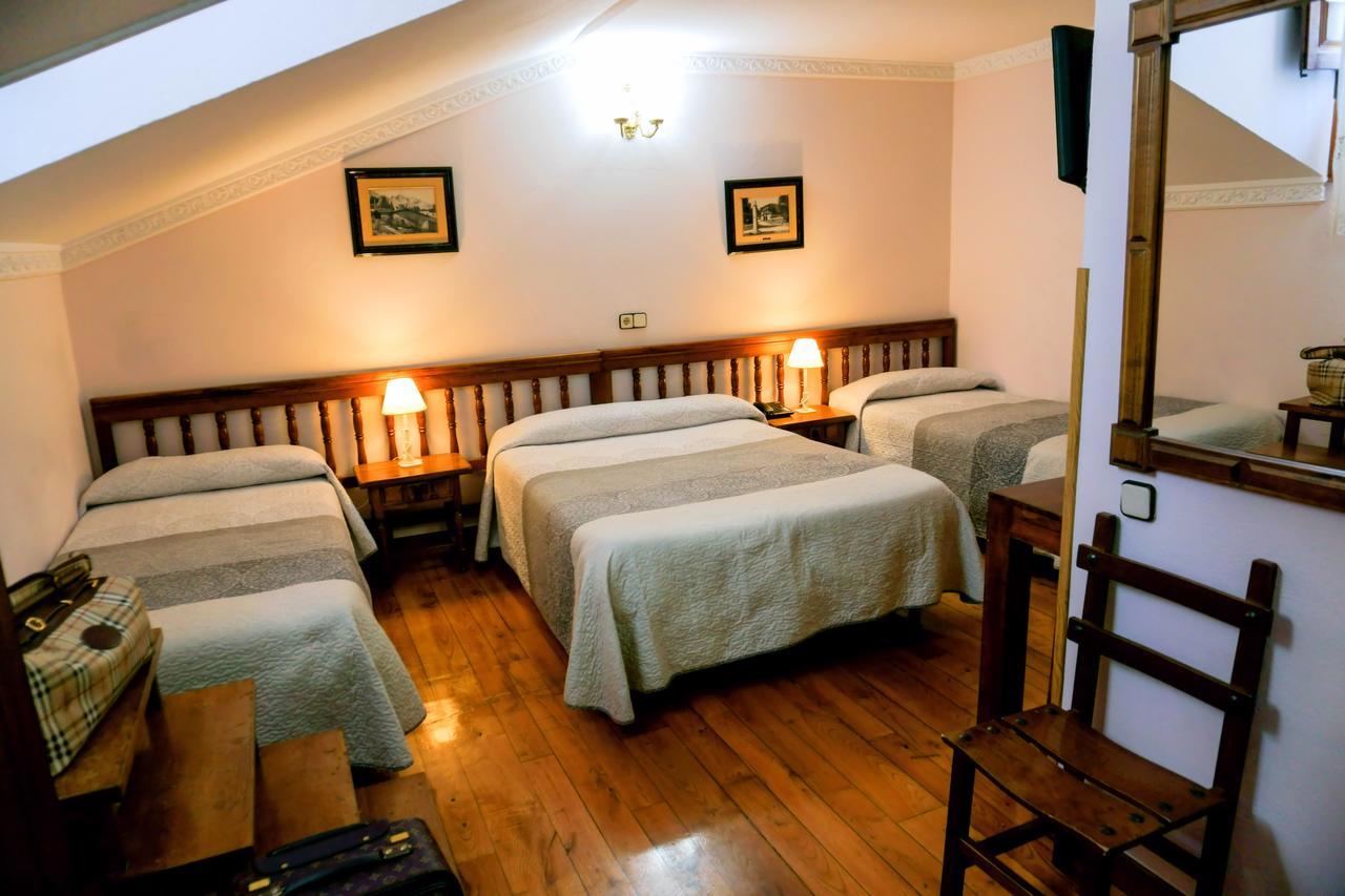 Hotel Los Angeles Σαντιγιάνα ντελ Μαρ Εξωτερικό φωτογραφία